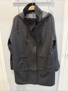 Lululemon Women’s Black Raincoat w/ hood